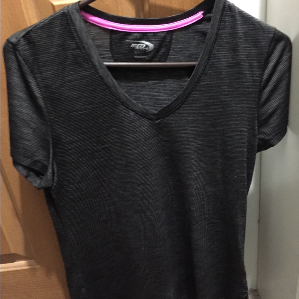Athletic shirt